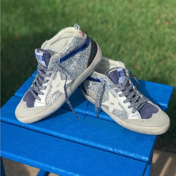GOLDEN GOOSE
Mid Star Silver Glitter White Star Sneaker- size 37 (7) - Picture 2 of 5